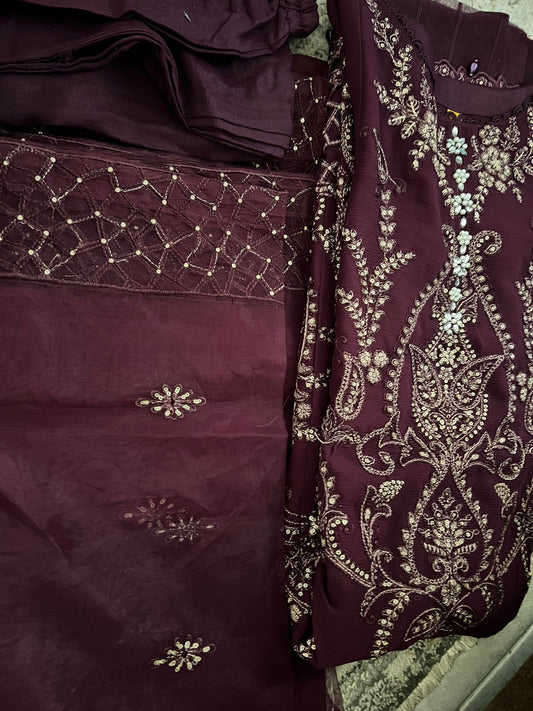 Beautiful women heavy embroidary Pakistani/indian Readymade Dress