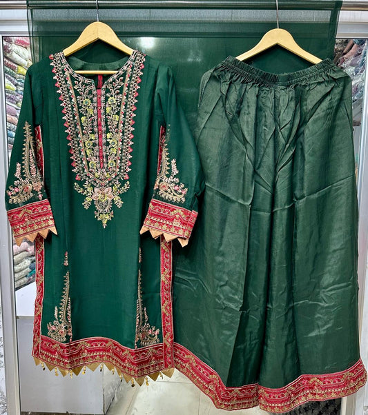 Beautiful women heavy embroidary Pakistani/indian readymade dress