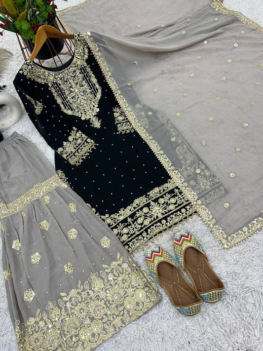 Beautiful women heavy embroidary Pakistani/indian Readymade dress