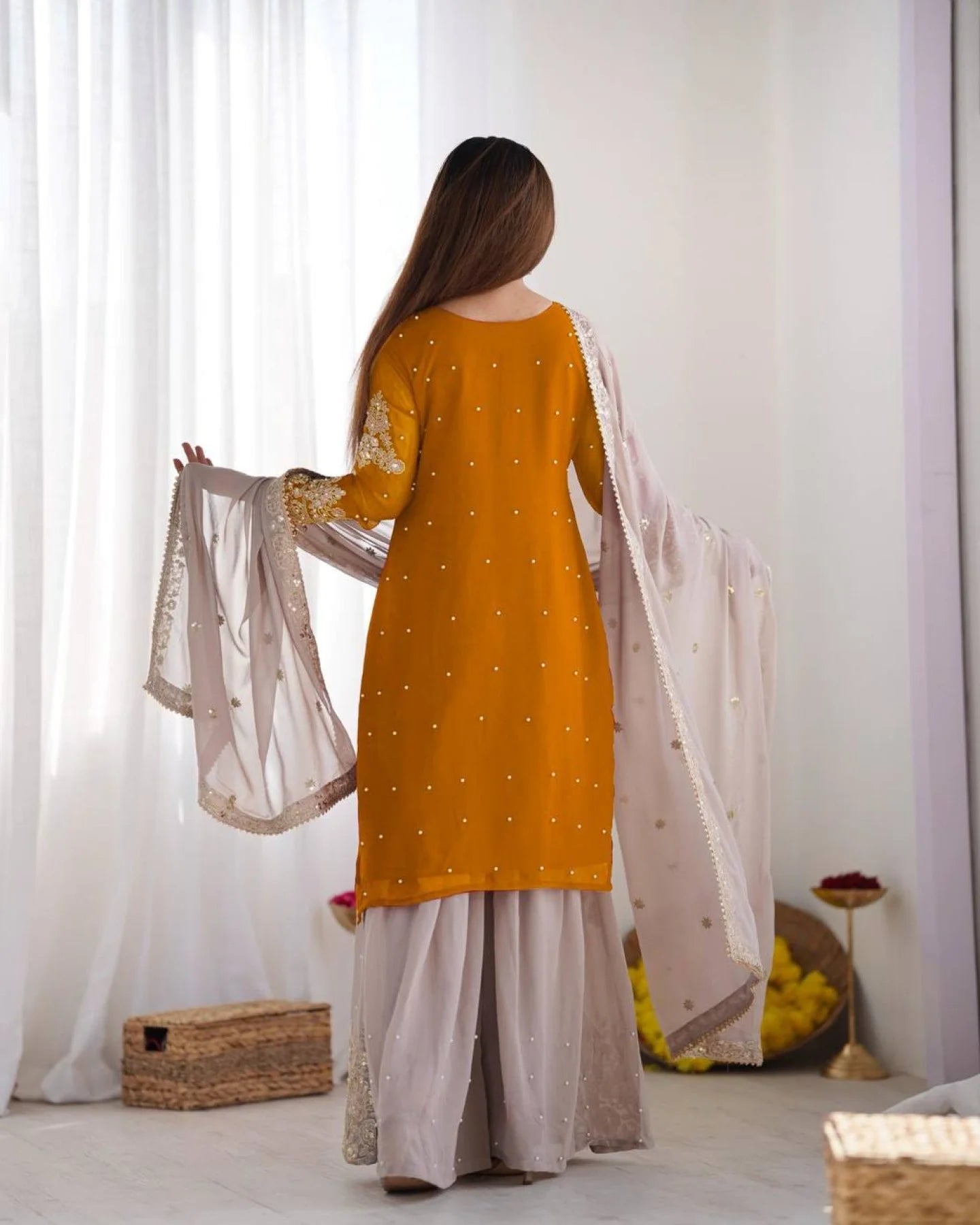 Beautiful women heavy embroidary Pakistani/indian readymade dress
