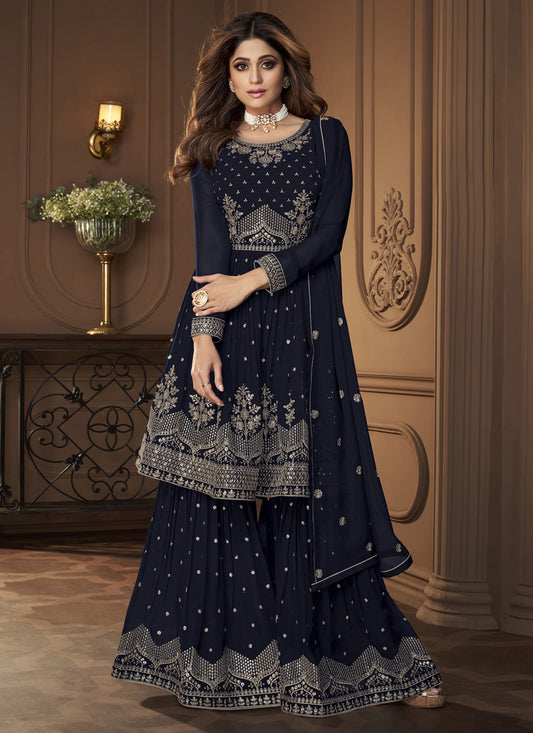 Beautiful women heavy embroidary Pakistani/indian readymade dress
