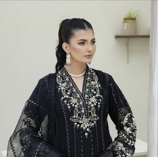 Beautiful women heavy embroidary Pakistani/indian readymade dress