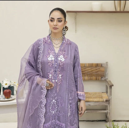 Beautiful women heavy embroidary Pakistani/indian readymade dress