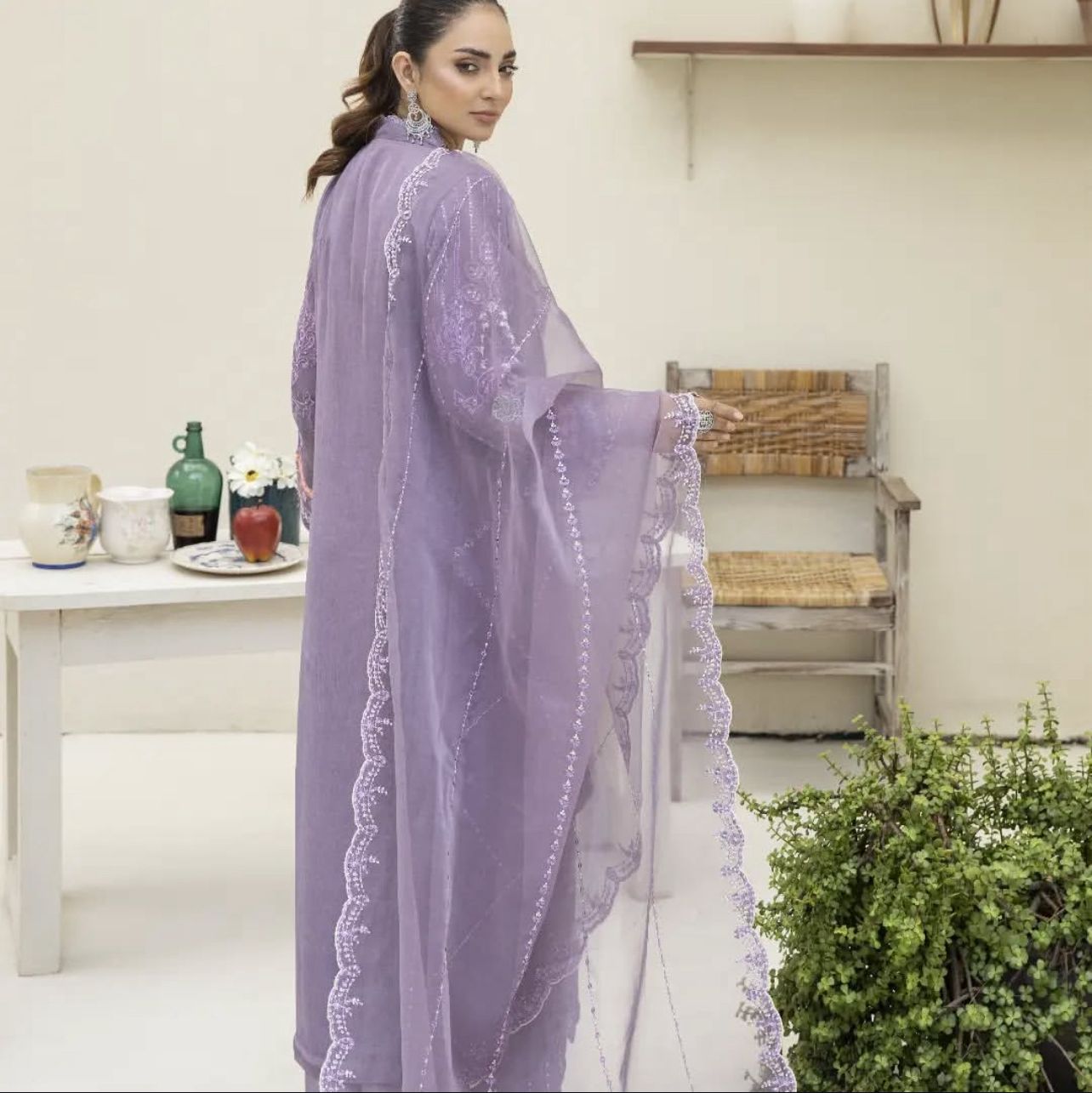 Beautiful women heavy embroidary Pakistani/indian readymade dress