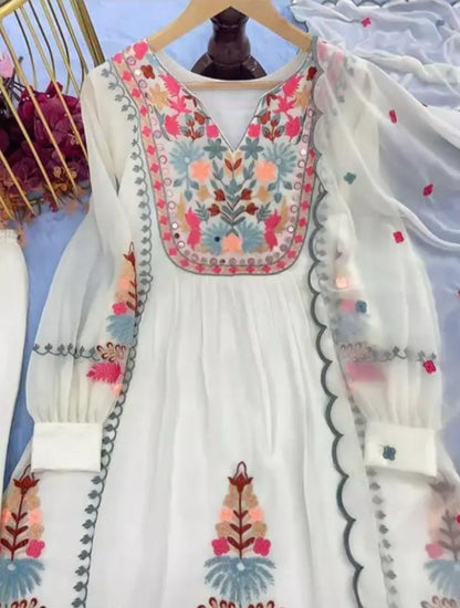 Beautiful women heavy embroidary Pakistani/indian readymade dress