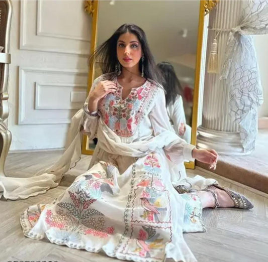Beautiful women heavy embroidary Pakistani/indian readymade dress