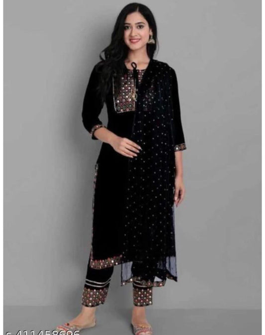 Beautiful women heavy embroidary Pakistani/indian Readymade dress