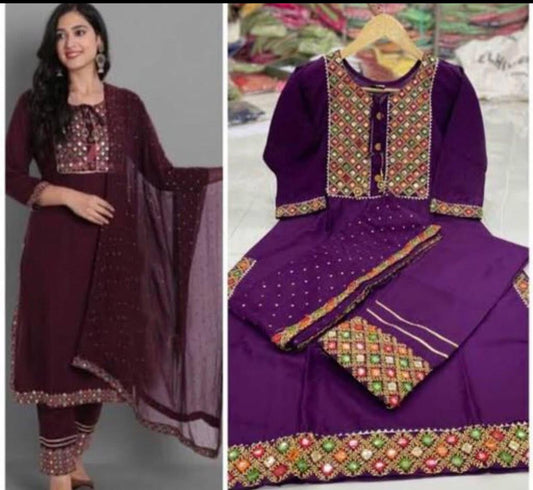 Beautiful women heavy embroidary Pakistani/indian Readymade dress