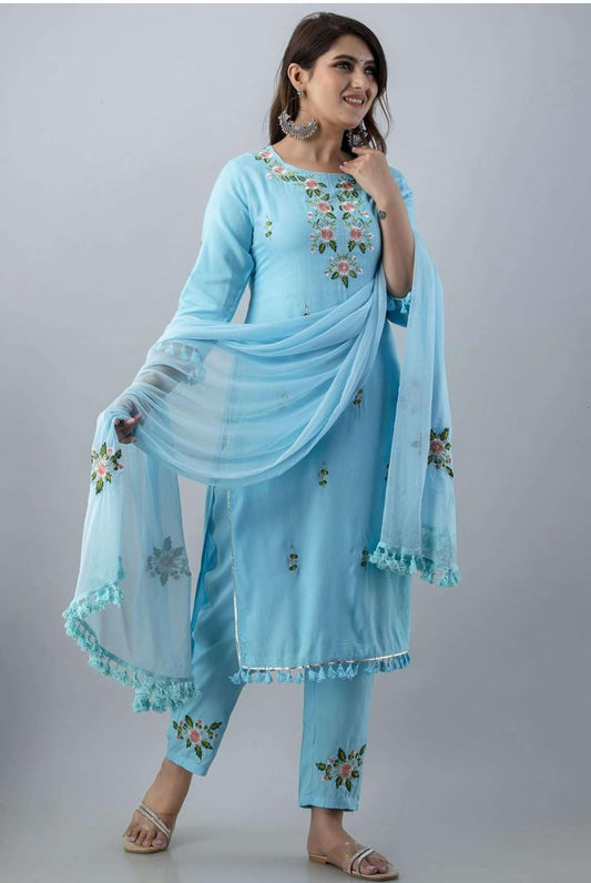 Beautiful women heavy embroidary Pakistani/indian readymade dress