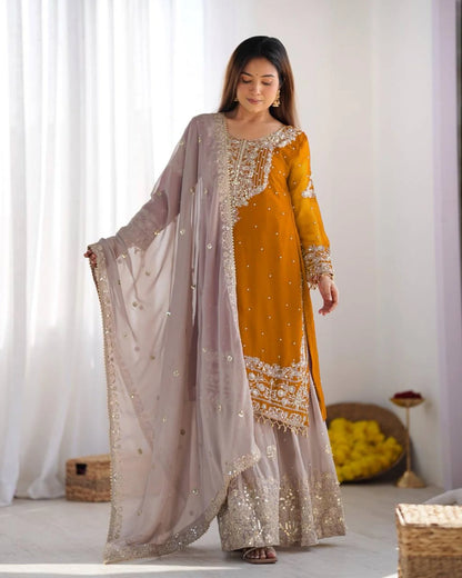 Beautiful women heavy embroidary Pakistani/indian readymade dress
